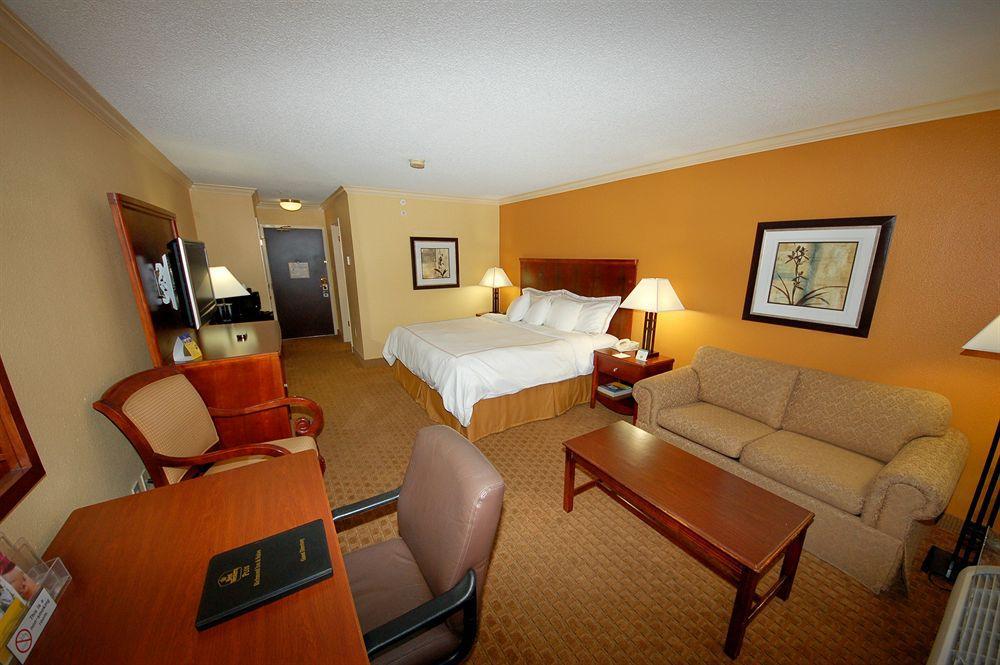 Richmond Inn & Suites Baton Rouge Room photo